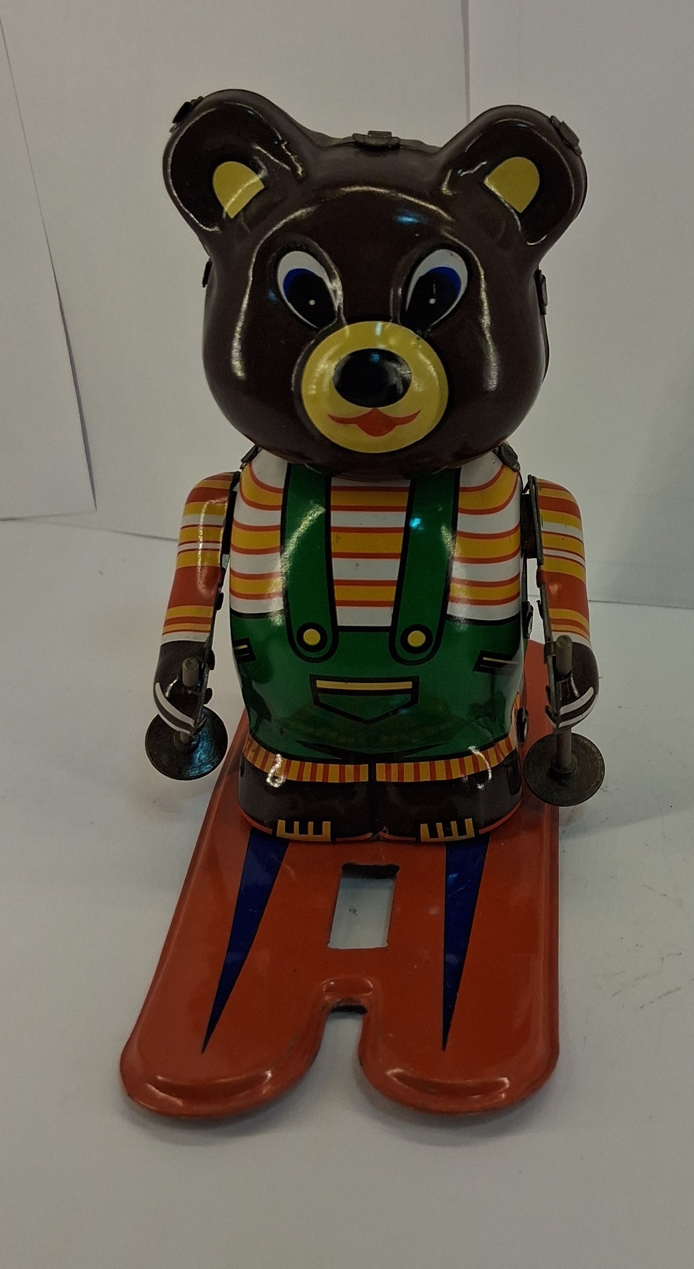 Oso Esquiador Vista 1